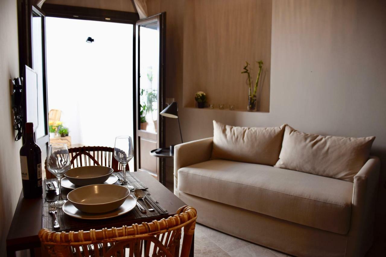 Chacon Apartments & Suites เอสเตโปนา ภายนอก รูปภาพ